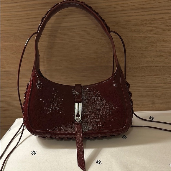 SMALL GLOSSY CHERRY - Red Shoulder Bag - Picture 4 of 16